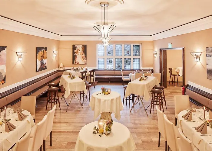 Zur Post מלון 3*